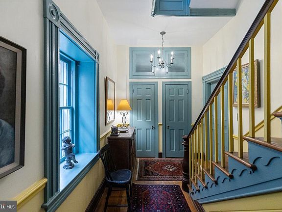 5th image of 113 N Fairfax St