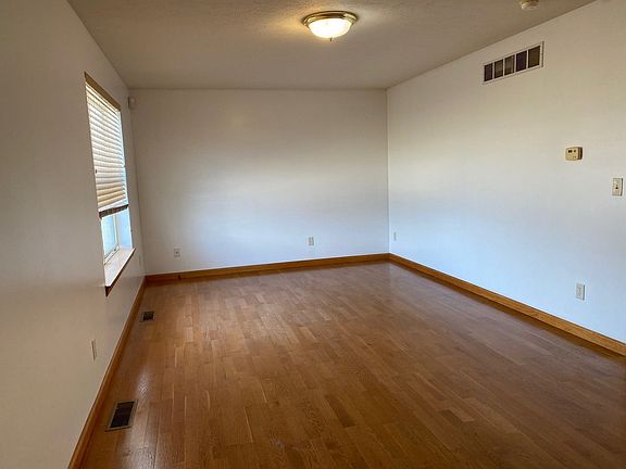 2nd image of 1204 Rosemare Ct
