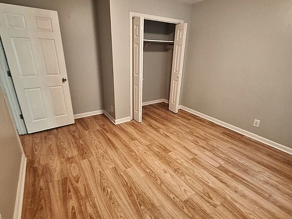 4th image of 118B N Poole St
