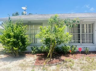8905 SE Sandy Ln, Hobe Sound, FL 33455