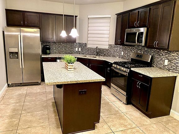5th image of 82 Berkshire Cir