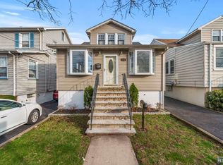 838 Roosevelt Ave, Secaucus, NJ 07094
