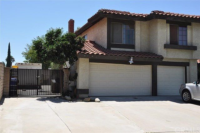 2nd image of 2594 N Palm Ave