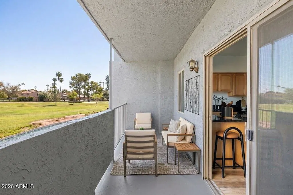 3 bed, 2.5 bath, 1963 sqft, $2,495 — Photo 4