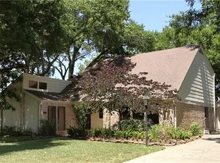 7118 Winding Walk Dr, Houston, TX 77095