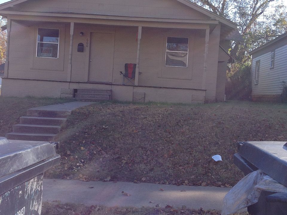 1st image of 600 SW 24th St