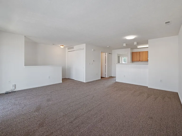 Autumn Woods Apartments — Photo 22