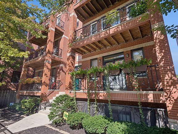 2nd image of 2702 W Montrose Ave APT 1E