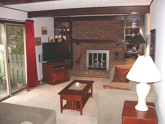 3rd image of 3685 Lake Park Dr