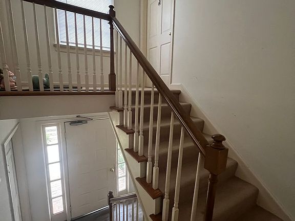2nd image of 1900 & 1904 Canterbury Cir #15