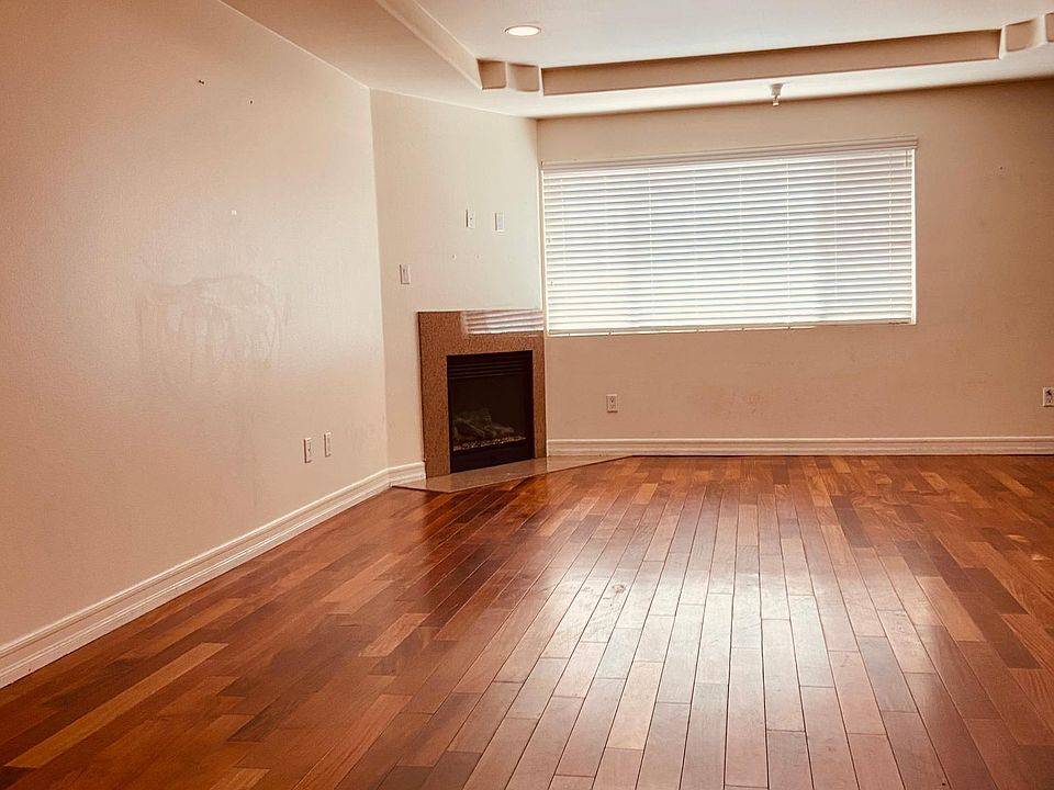 1st image of 2410 N Naomi St #113