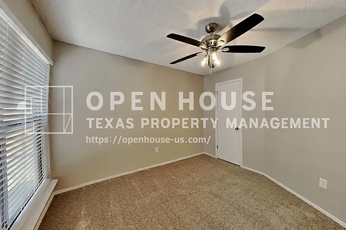 216 Caprock Dr — Photo 11