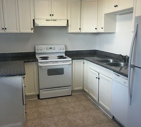 3rd image of 708 Northfield Dr APT A