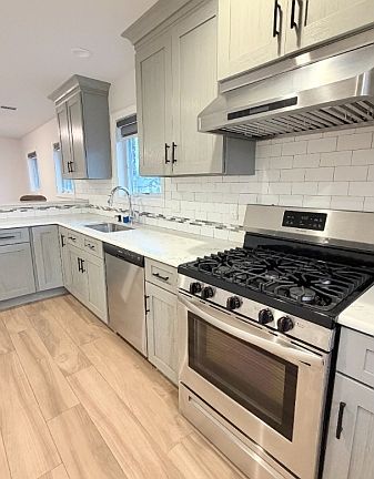 2nd image of 211 Main St #3