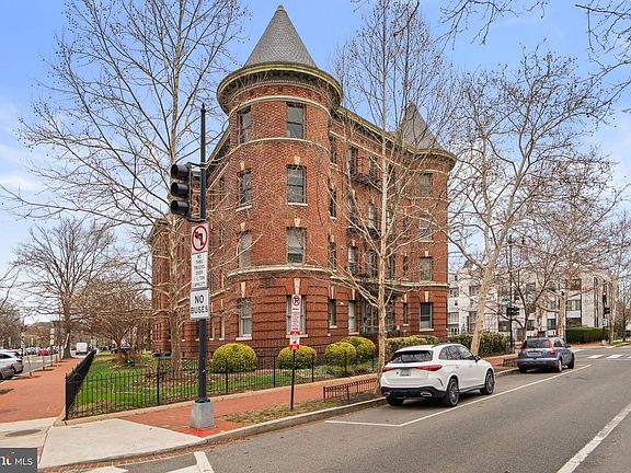 3rd image of 1201 Q St NW APT 304
