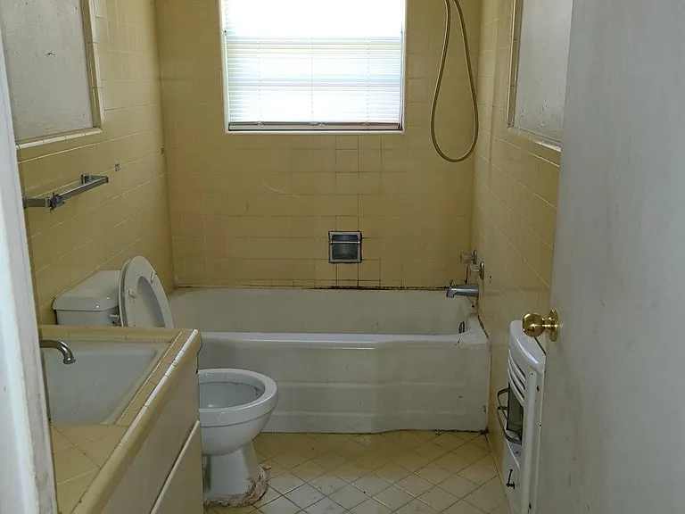 710 Ogden St — Photo 8