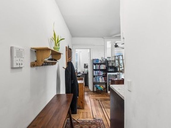 4th image of 415 9th St APT 53