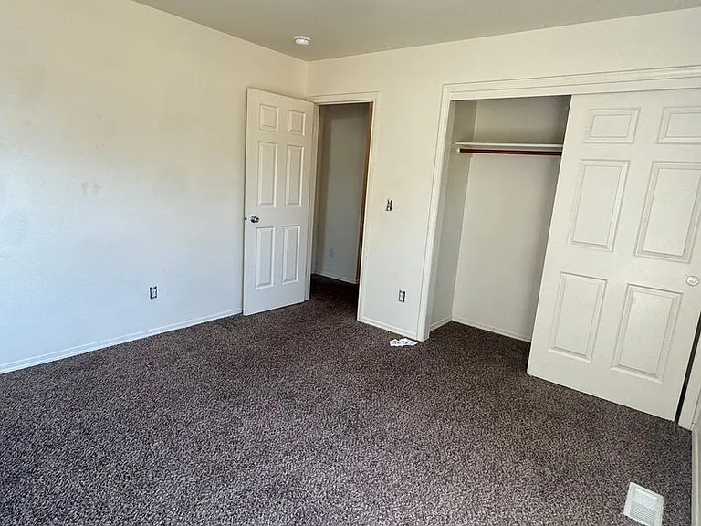 1126 S Fern St — Photo 8
