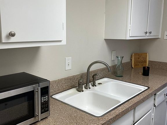 5th image of 6620 Eastridge Dr APT 226