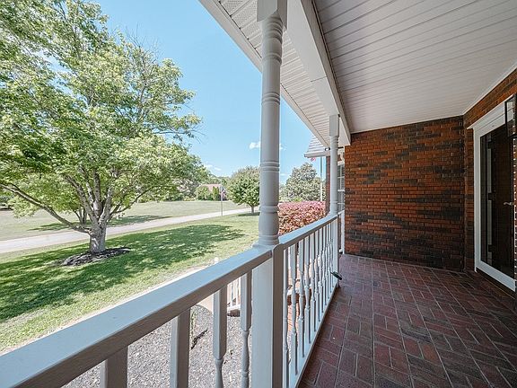 3rd image of 109 Cameron Ln