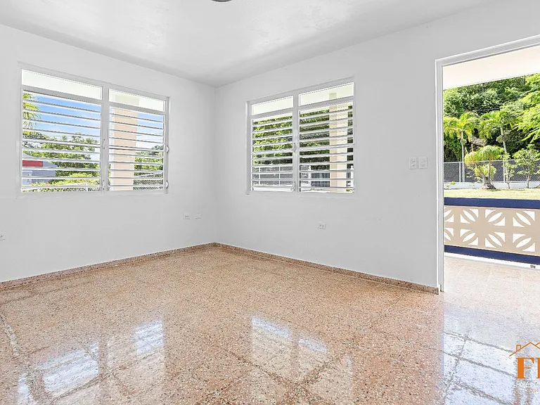 4884 Bo Terranova — Photo 20