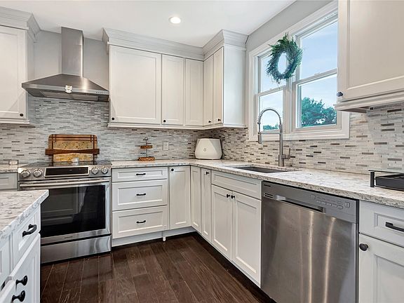 5th image of 2 Shetland Ln