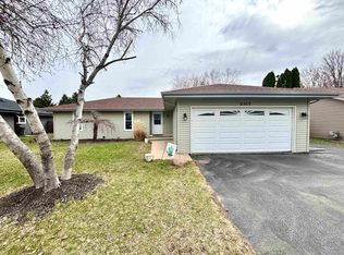 8419 Colchester Dr, Roscoe, IL