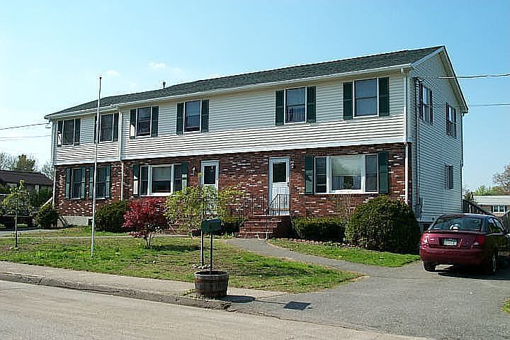 1st image of 27 Country Club Dr
