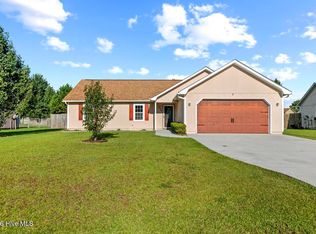 238 Parnell Rd, Hubert, NC 28539