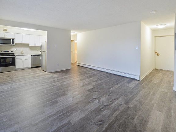 4th image of 106 Chestnut St APT 607