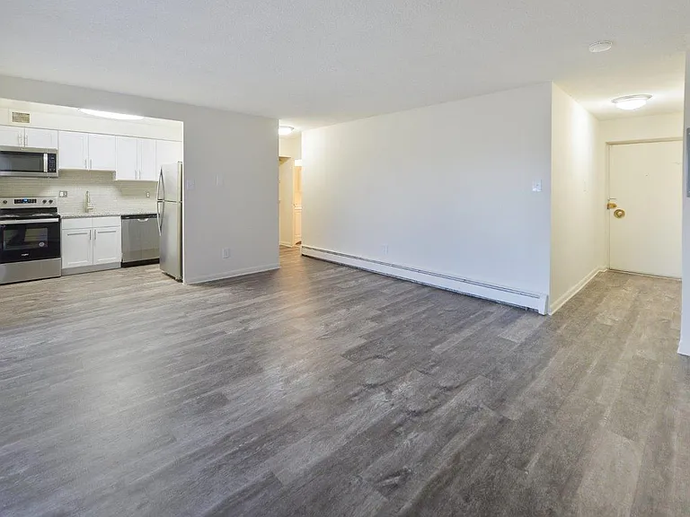 Lexington House Apartment Homes — Photo 4
