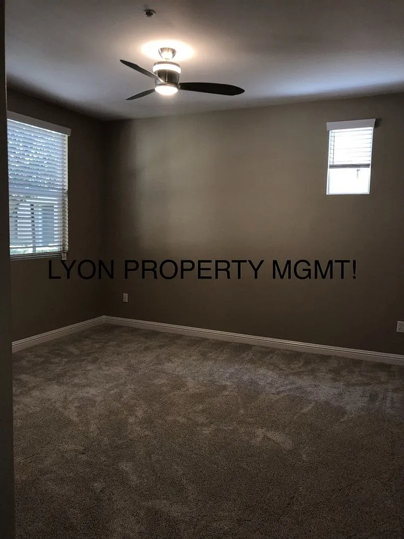 Fabulous condo located in the highly sought after Westlake Villas! — Photo 4