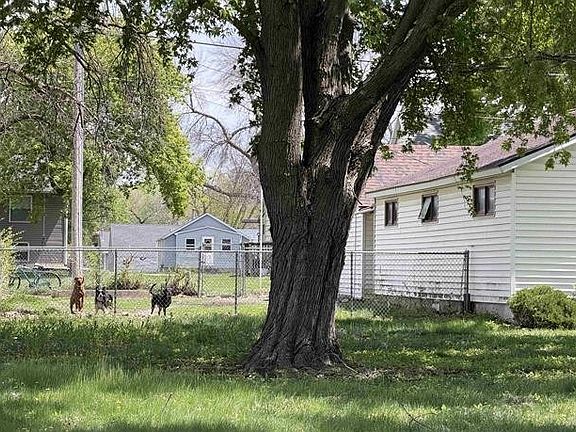2nd image of 303 3rd Ave N