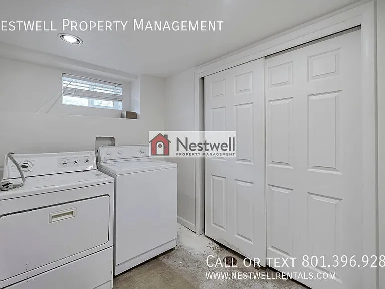 1335 E Maplewood Dr — Photo 10