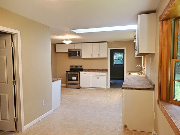 5th image of 87 Trillium Dr