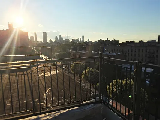 Rented by EXR | media 28