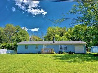 1043 Prospect Rd, Evans City, PA 16033