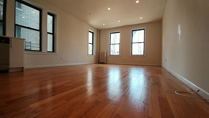 Rented by GPA Realty | media 32