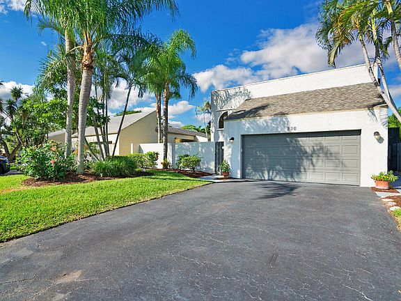 2nd image of 930 NW 22nd Ave