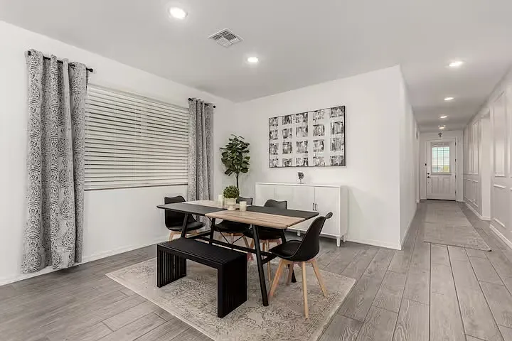 4 bed, 2002 sqft, $2,800 — Photo 2
