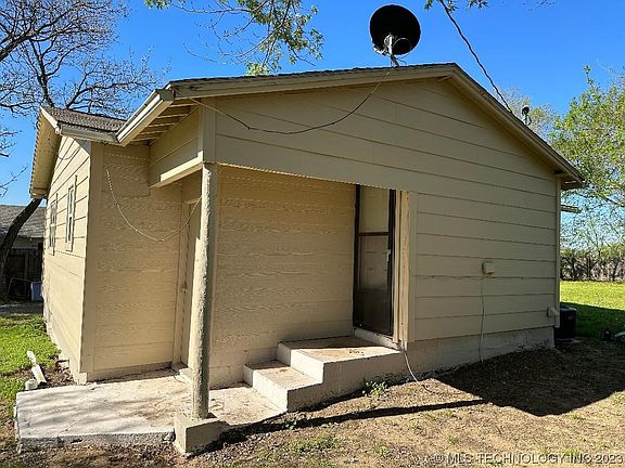 3rd image of 212 Vorhees St
