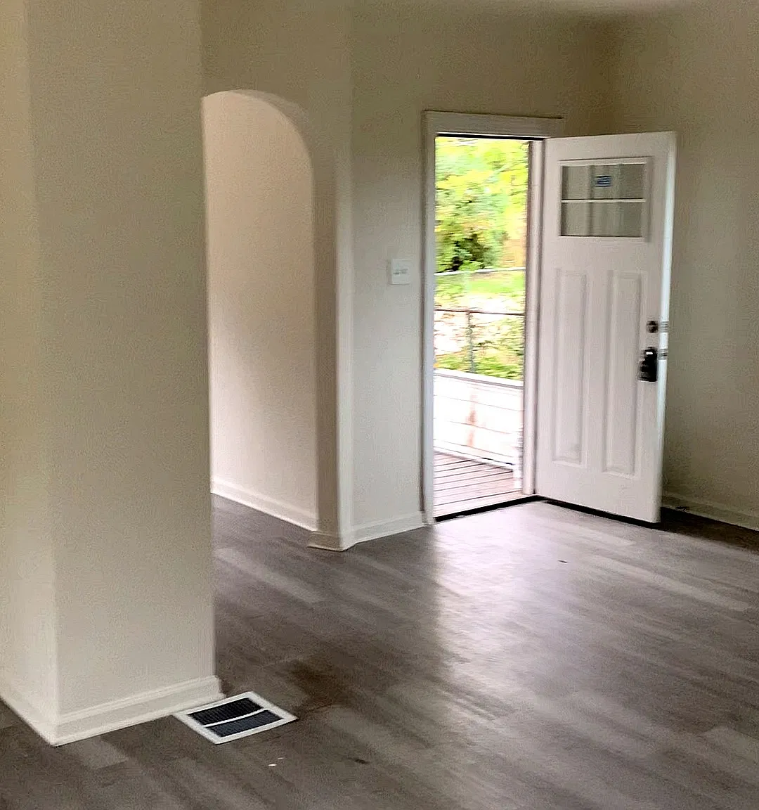 9411 Beacon Ave — Photo 2