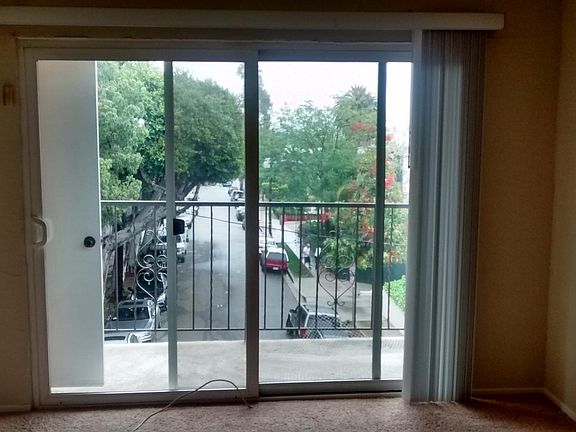 5th image of 1000 N Doheny Dr APT 206