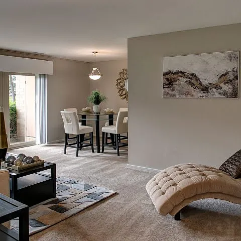 Oakcrest Towers — Photo 10