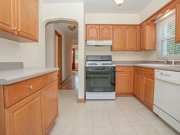 4th image of 1115 E Oak Ave Floor 2