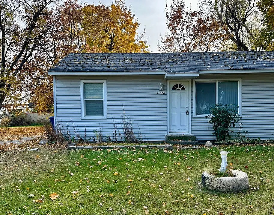 11302-11308 E Portland Ave