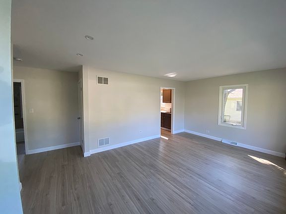5th image of 27641 W Bayview Dr