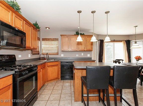 4th image of 3802 Saratoga Dr