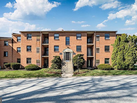 2nd image of 2714 Eagle Rd #2714