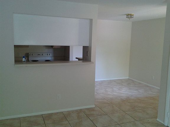2nd image of 2925 Winkler Ave APT 913